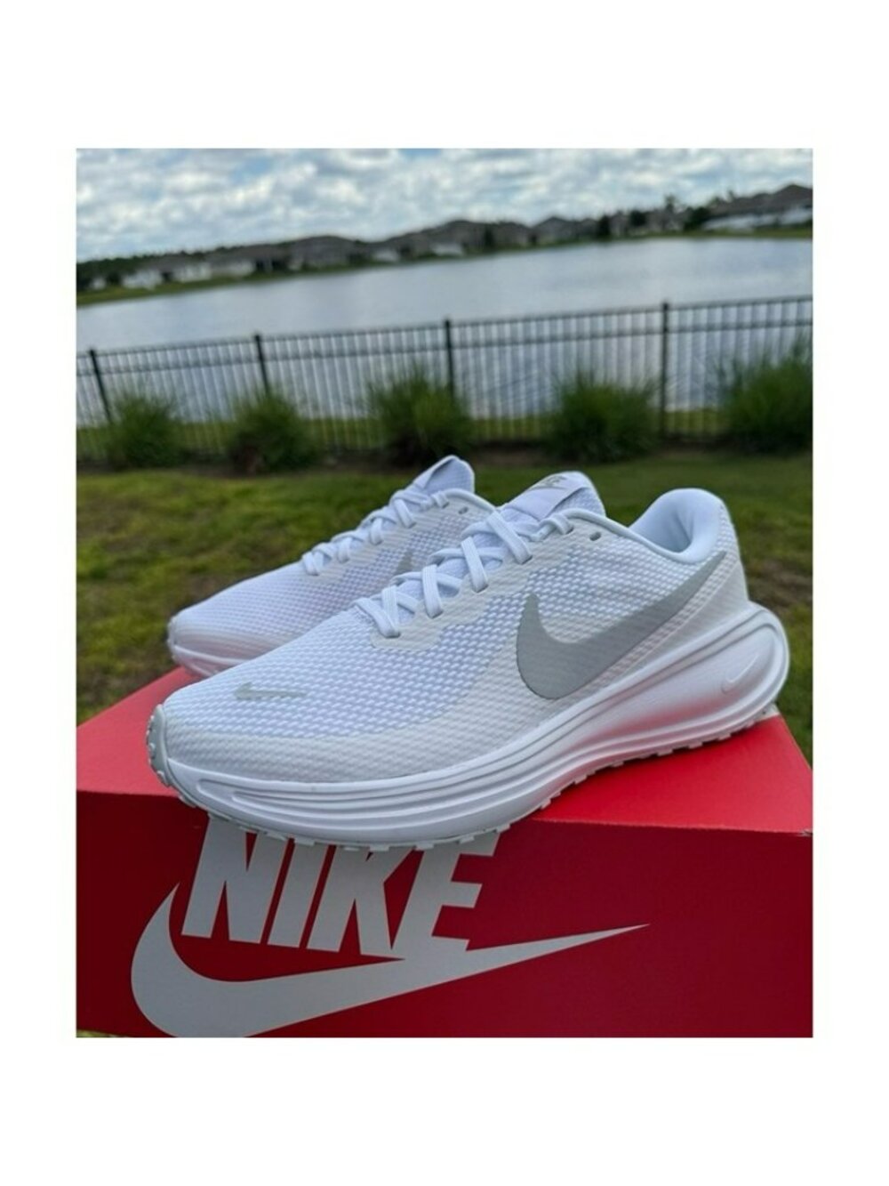 * 8.5 MEN'S NIKE AIR REVOLUTION 8 WHITE / PLATINUM HJ8485-101 RUNNING SNEAKERS